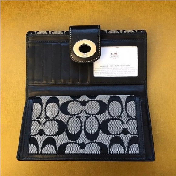 Coach Wallet - Picture 2 of 4